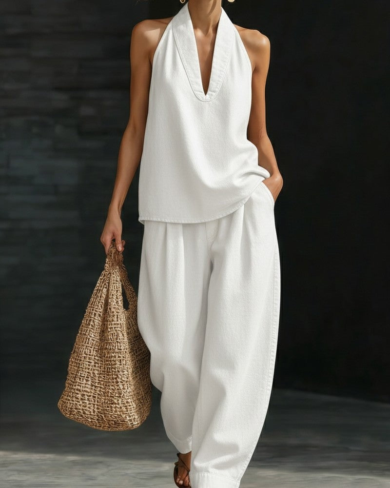 color:white