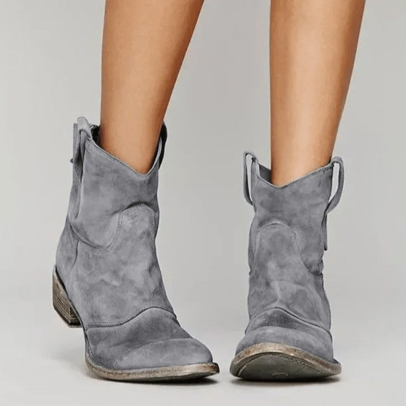 color:gray