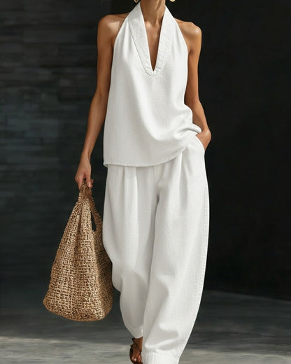 color:white